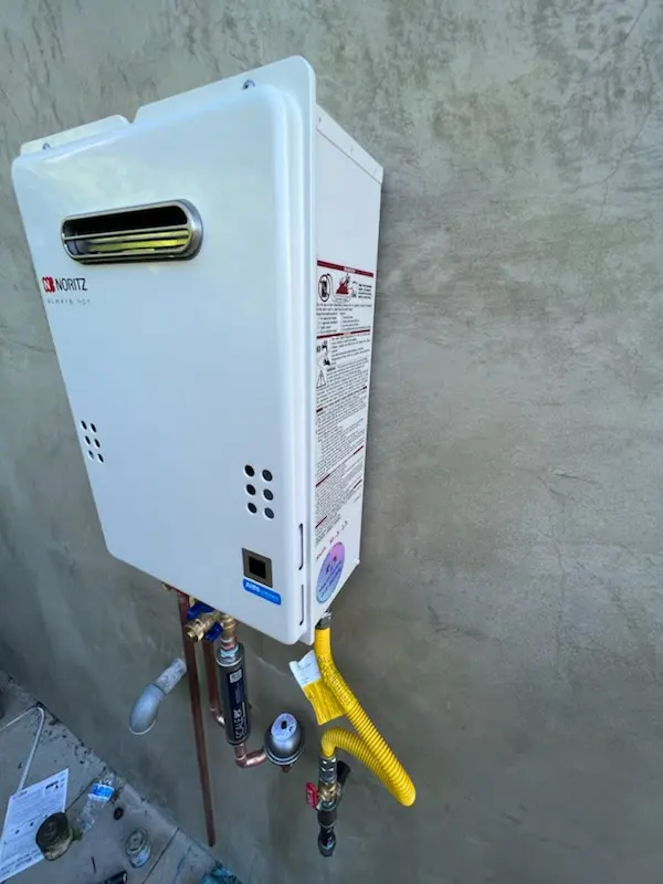 Tankless water heater installation for Carroll Square homes
